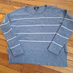 Design Lab Lord & Taylor Heathered Gray Crewneck Sweater